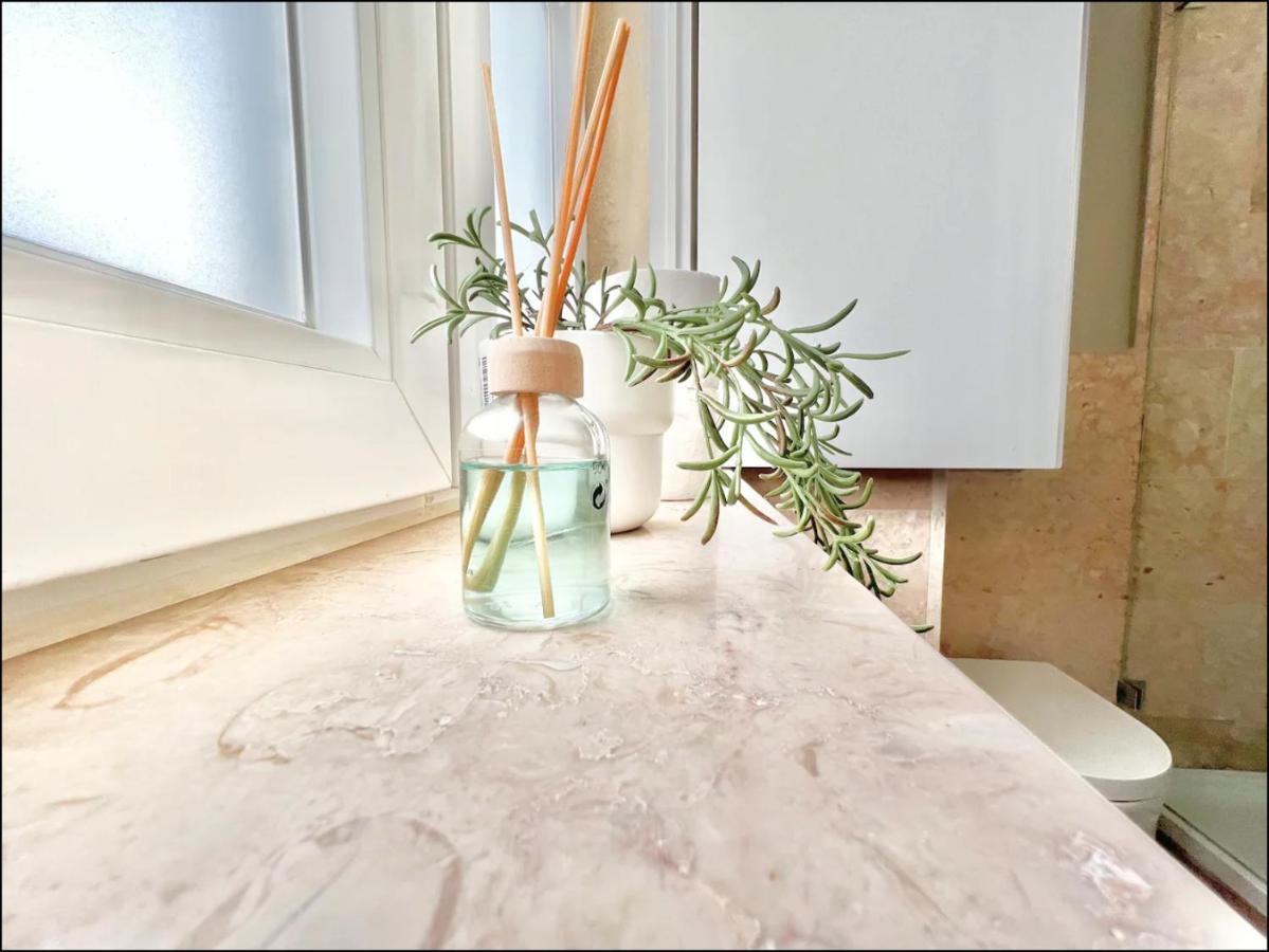 Vila Rosario 3 Studios With Patio By Homeful Homes Lisboa Exteriör bild
